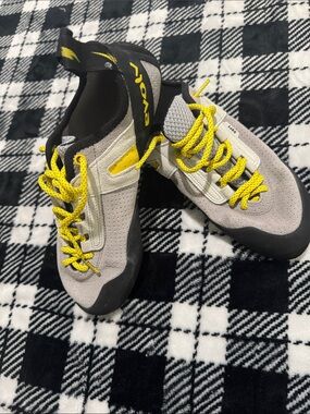 Evolv Women’s Yellow Lace-Up Climbing Sneakers